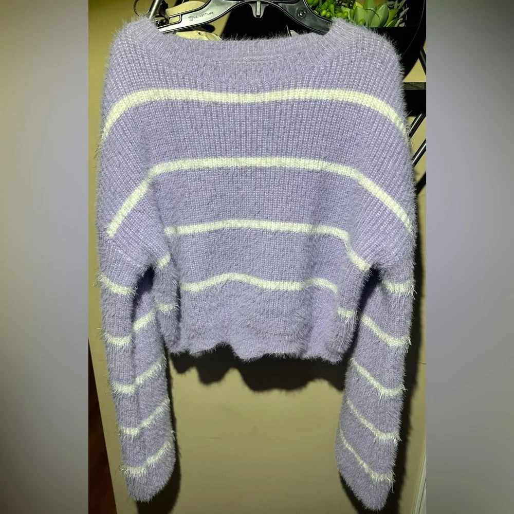 Cropped sweater for teens/juniors - Picture 2 of 4